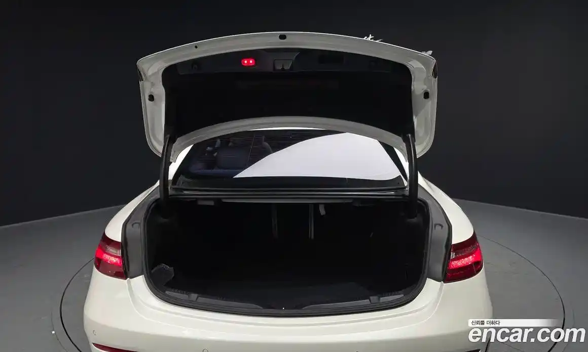 Mercedes-Benz E-Class 2017 1.9 Автомат в Москве № 178974, фото 20