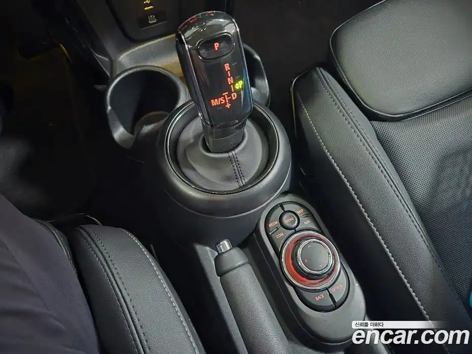 Mini Cooper 2024 1.5 Автомат в Москве № 182182, фото 9