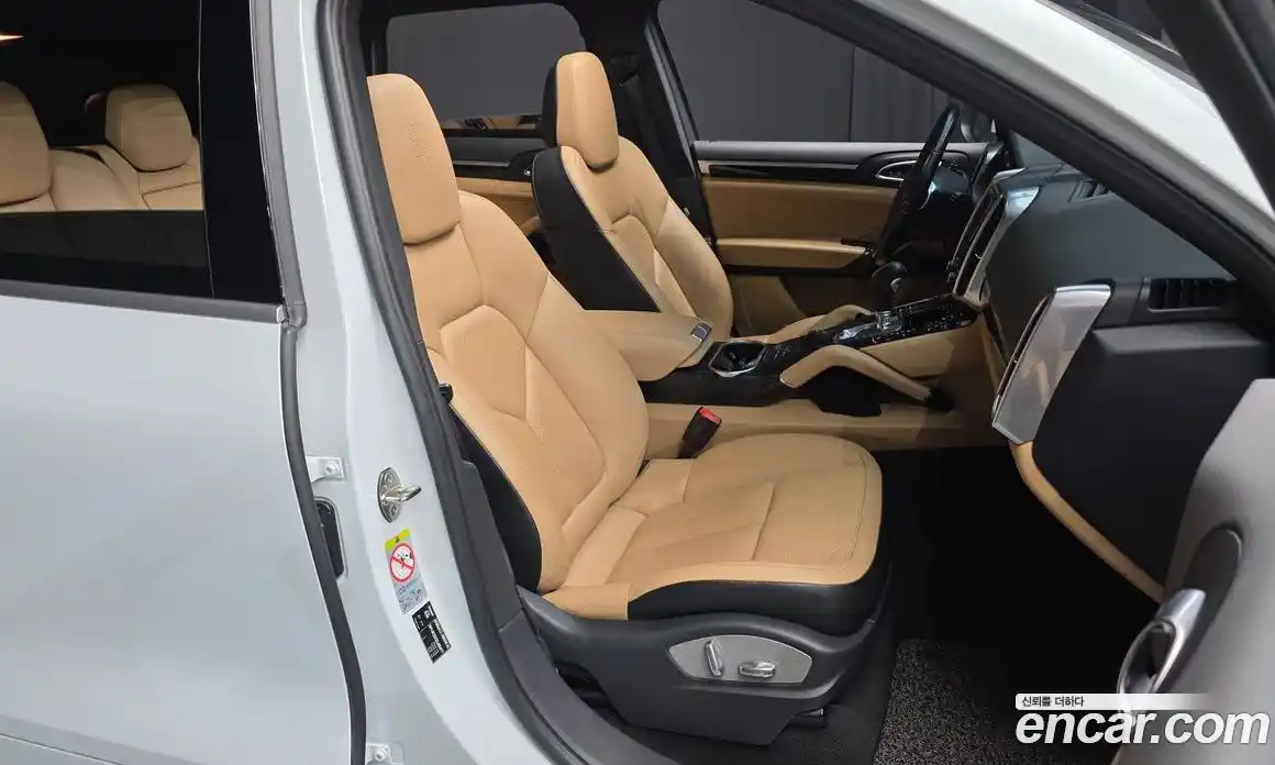 Porsche Cayenne 2014 3.0 Автомат в Москве № 182223, фото 3