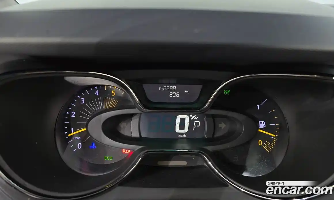 Renault QM3 2015 1.5 Автомат в Москве № 183612, фото 13