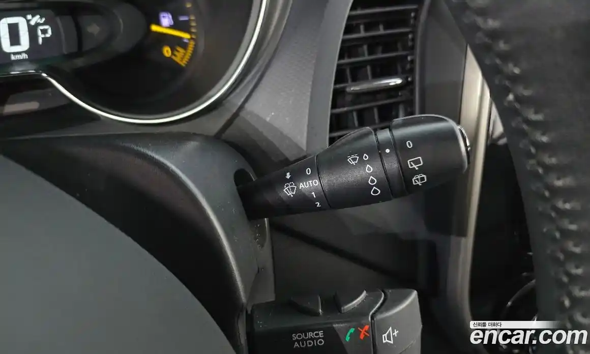 Renault QM3 2015 1.5 Автомат в Москве № 183612, фото 15