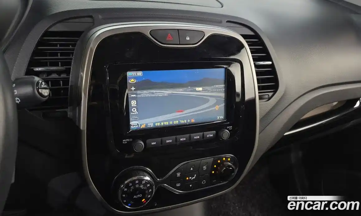 Renault QM3 2015 1.5 Автомат в Москве № 183612, фото 19