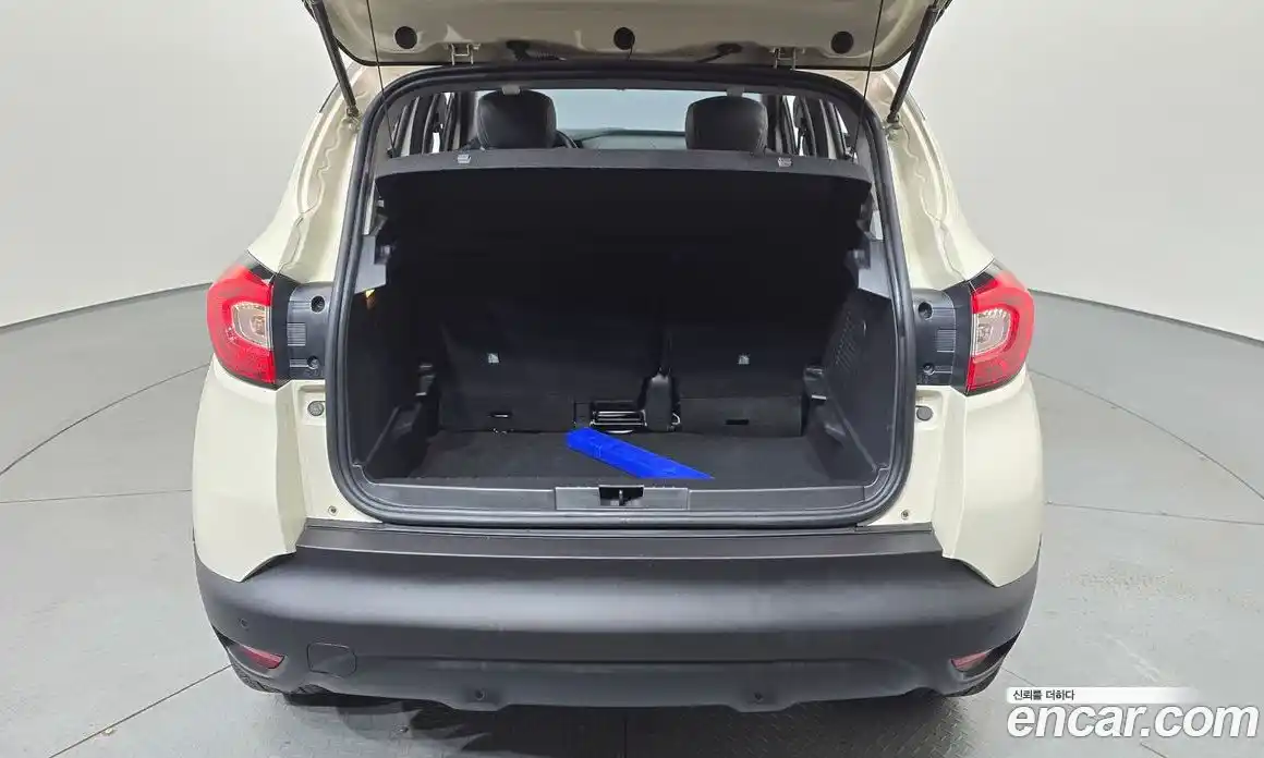 Renault QM3 2015 1.5 Автомат в Москве № 183612, фото 20