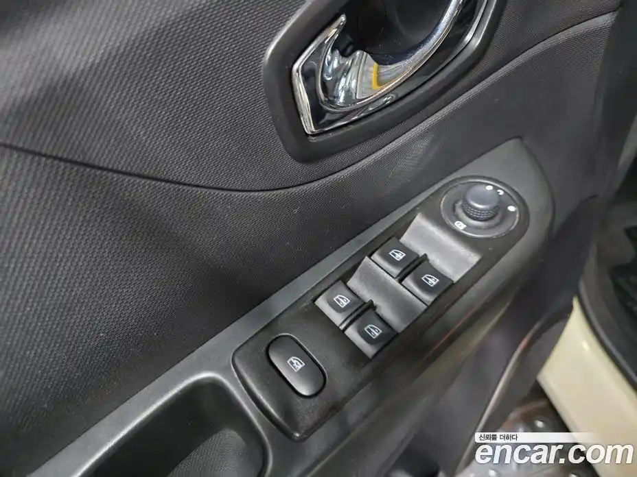 Renault QM3 2015 1.5 Автомат в Москве № 186468, фото 11