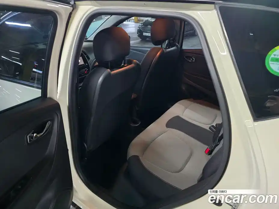 Renault QM3 2015 1.5 Автомат в Москве № 186468, фото 13