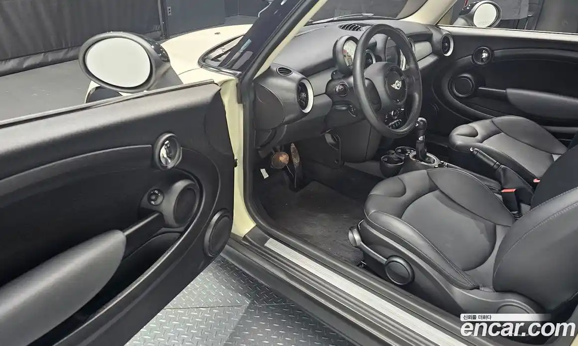 Mini Cooper 2012 1.6 Автомат в Москве № 189024, фото 16