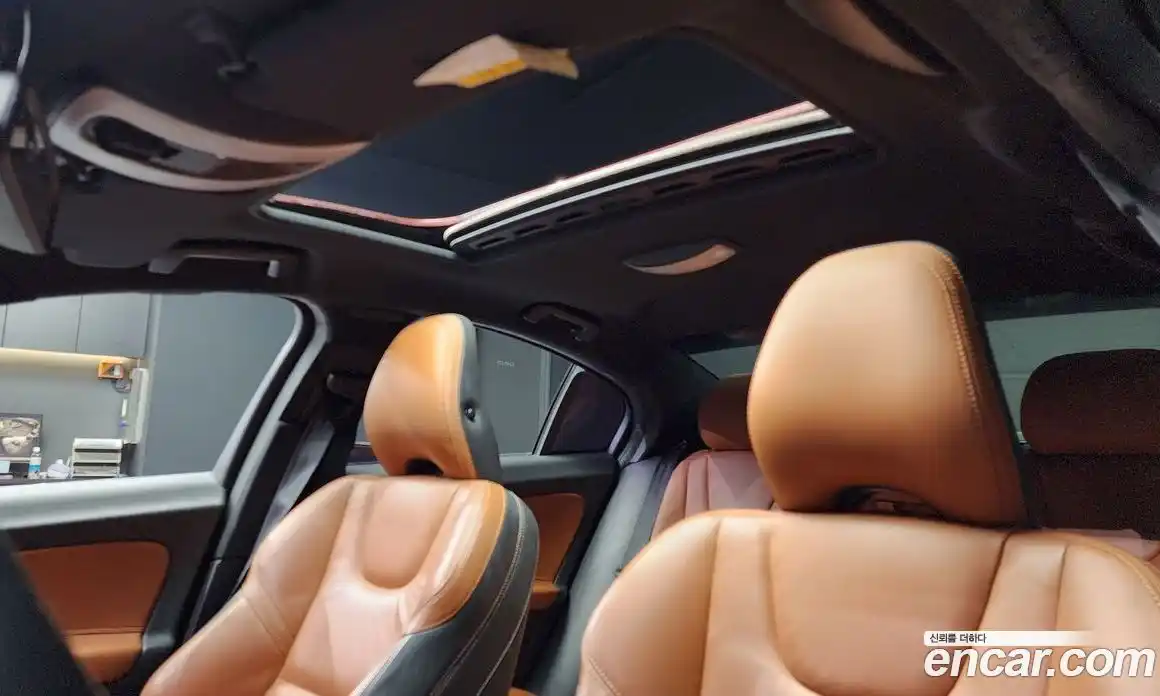 Volvo S60 2014 2.0 Автомат в Москве № 189205, фото 3