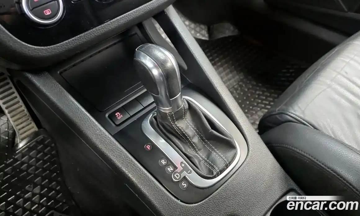 Volkswagen Scirocco 2013 2.0 Автомат в Москве № 189920, фото 11