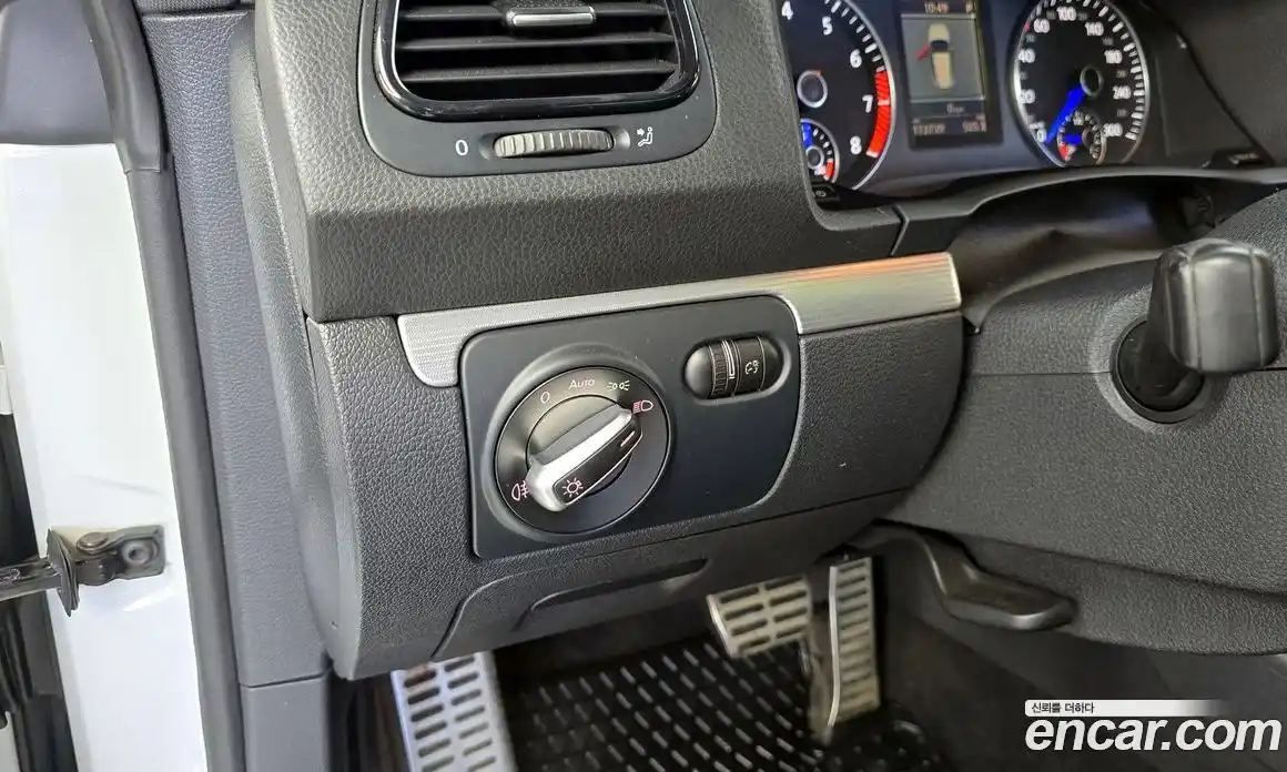 Volkswagen Scirocco 2013 2.0 Автомат в Москве № 189920, фото 20