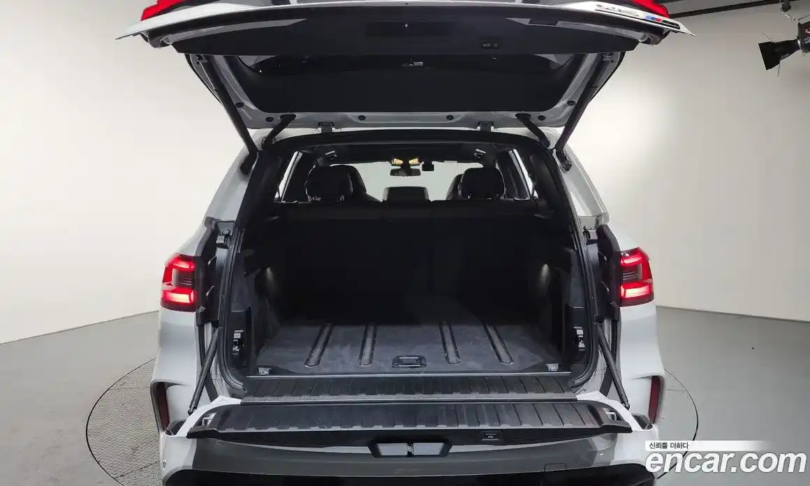 BMW X5M 2023 4.4 Автомат в Москве № 191887, фото 19