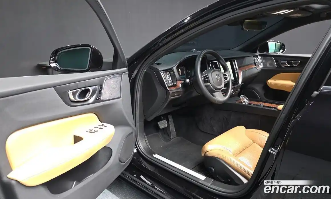 Volvo S60 2023 2.0 Автомат в Москве № 197039, фото 11