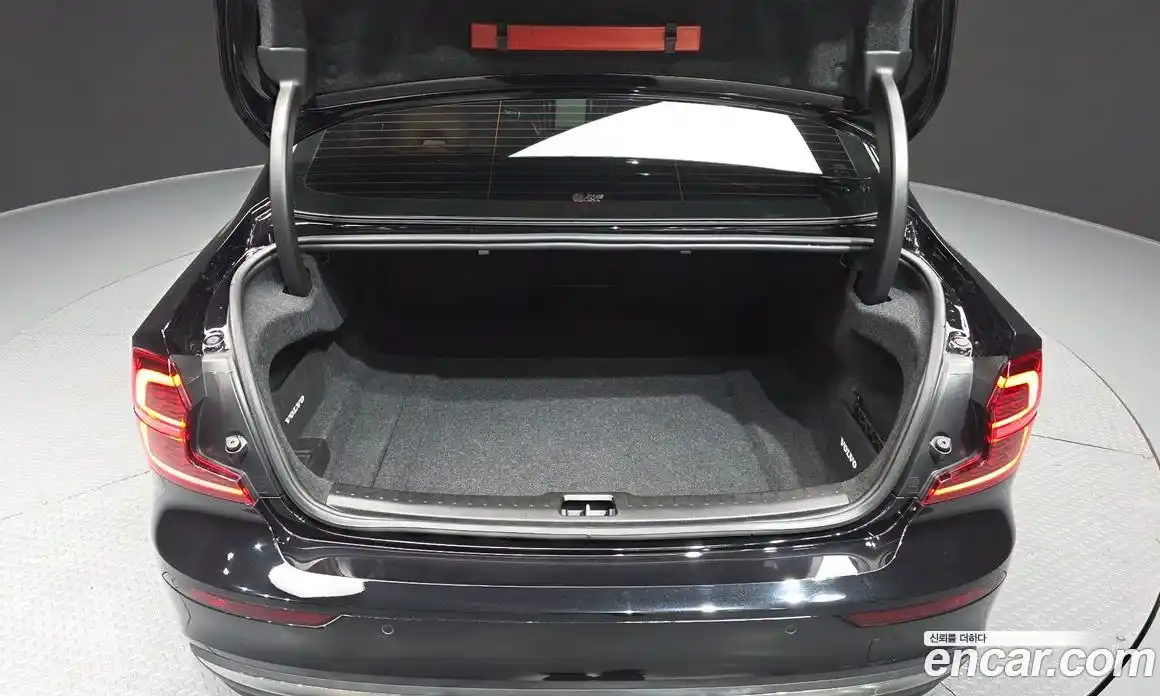 Volvo S60 2023 2.0 Автомат в Москве № 197039, фото 18