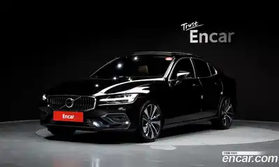 Volvo S60 2023 2.0 Автомат в Москве № 197039, миниатюра 3