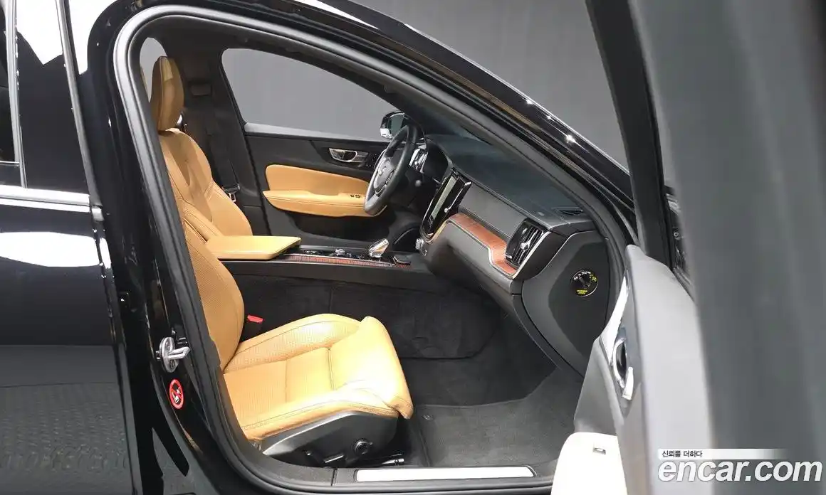 Volvo S60 2023 2.0 Автомат в Москве № 197039, фото 5