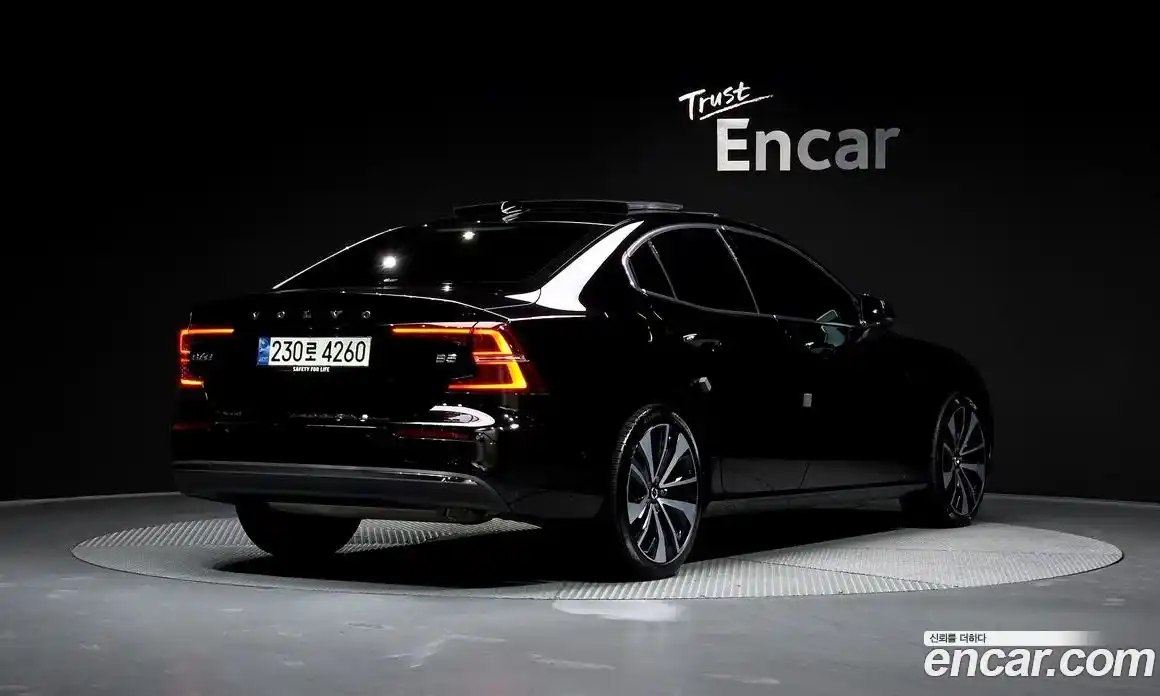 Volvo S60 2023 2.0 Автомат в Москве № 197039, фото 9