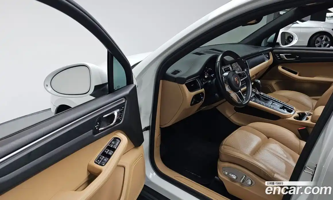 Porsche Macan 2017 2.0 Автомат в Москве № 197472, фото 1