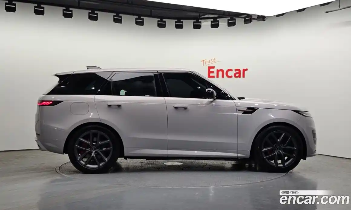 Land Rover Range-Rover Sport 2025 3.0 Автомат в Москве № 198089, фото 17