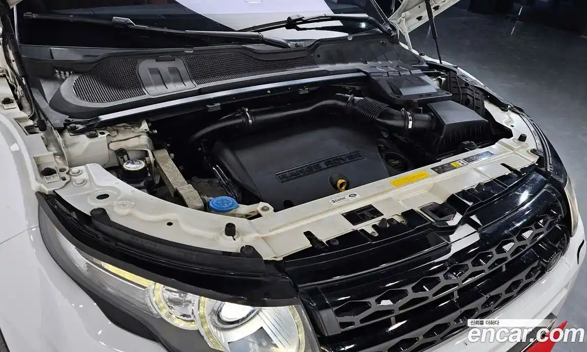 Land Rover Range-Rover Evoque 2014 2.2 Автомат в Москве № 198290, фото 17