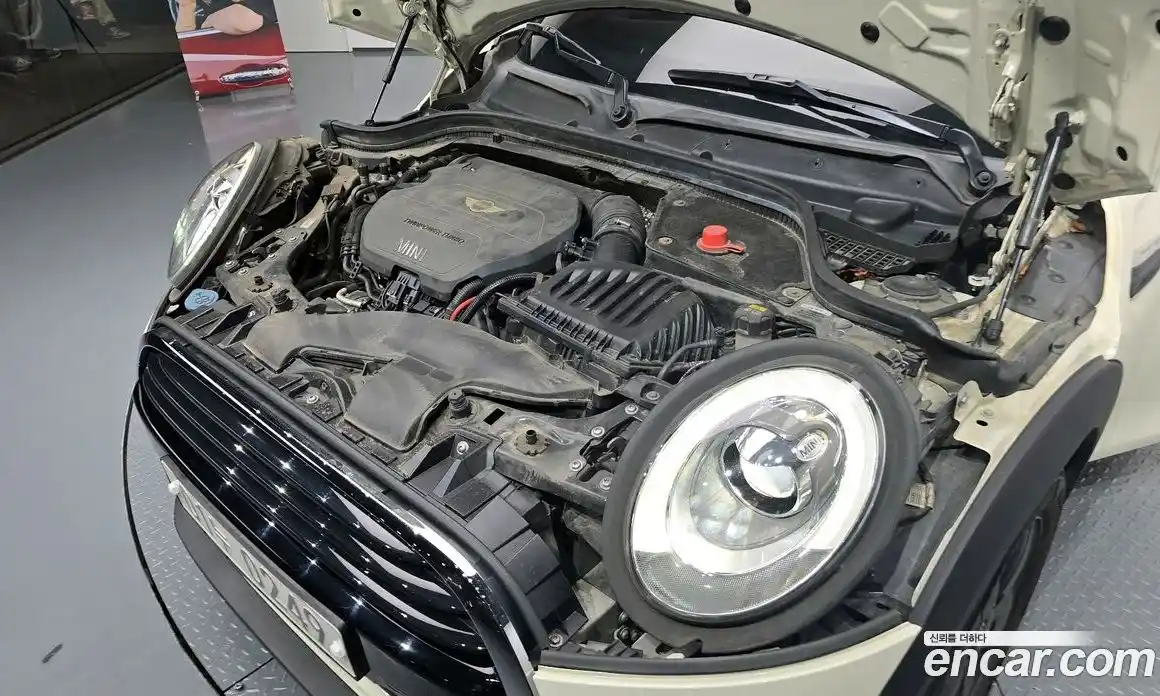 Mini Cooper 2016 1.5 Автомат в Москве № 198485, фото 14