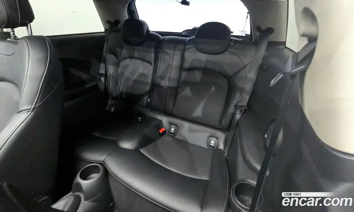 Mini Cooper 2016 1.5 Автомат в Москве № 198485, фото 18