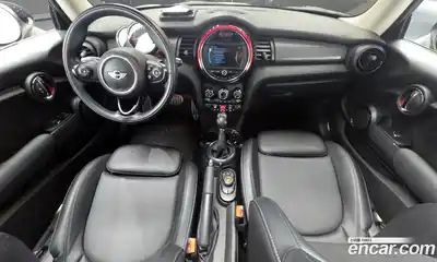 Mini Cooper 2016 1.5 Автомат в Москве № 198485, миниатюра 2