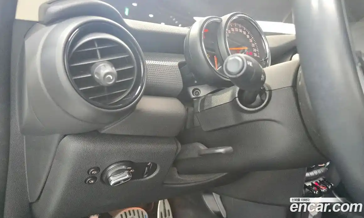 Mini Cooper 2016 1.5 Автомат в Москве № 198485, фото 3