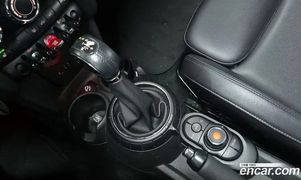 Mini Cooper 2016 1.5 Автомат в Москве № 198485, фото 6