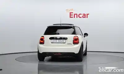 Mini Cooper 2016 1.5 Автомат в Москве № 198485, миниатюра 8