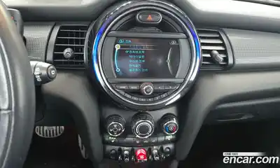 Mini Cooper 2016 1.5 Автомат в Москве № 198485, миниатюра 10