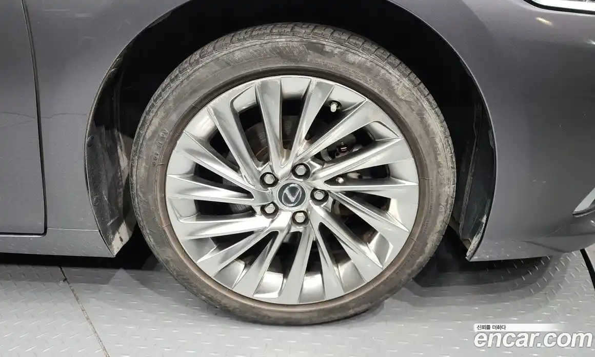 Lexus ES 2021 2.5 Автомат в Москве № 198903, фото 1