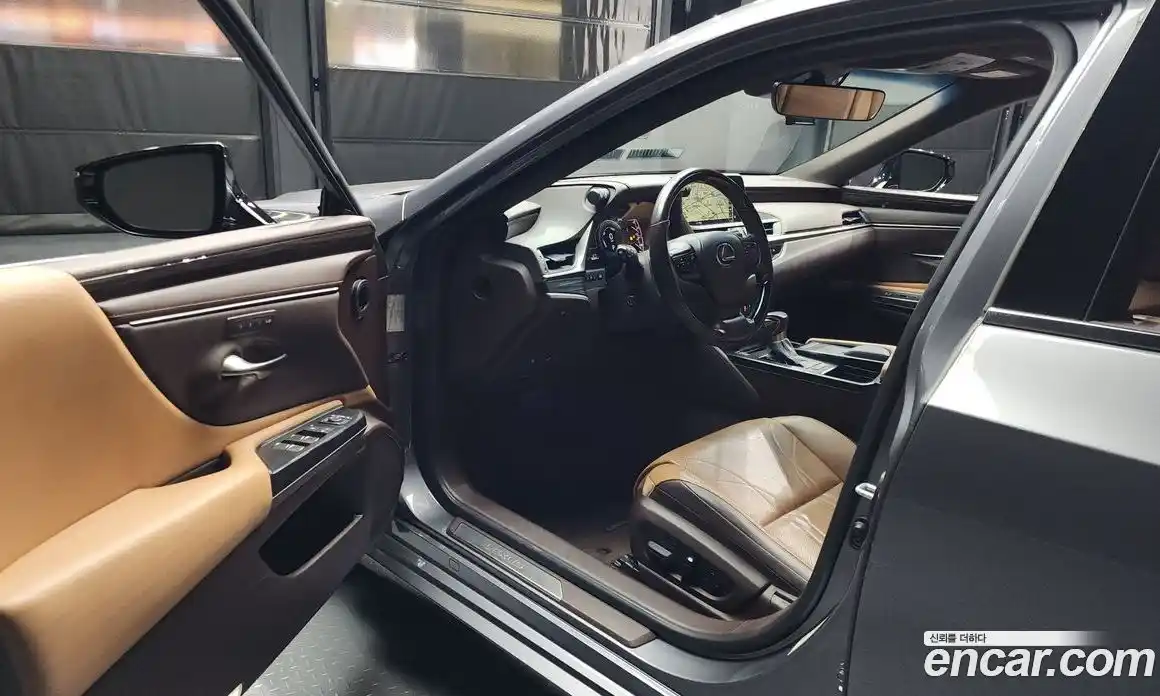 Lexus ES 2021 2.5 Автомат в Москве № 198903, фото 6