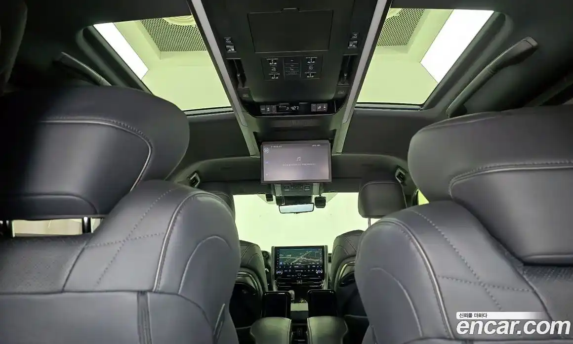 Toyota Alphard 2024 2.5 Автомат в Москве № 199577, фото 12