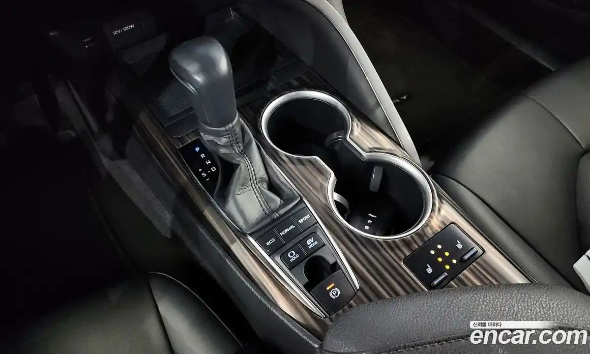 Toyota Camry 2018 2.5 Автомат в Москве № 199592, фото 9