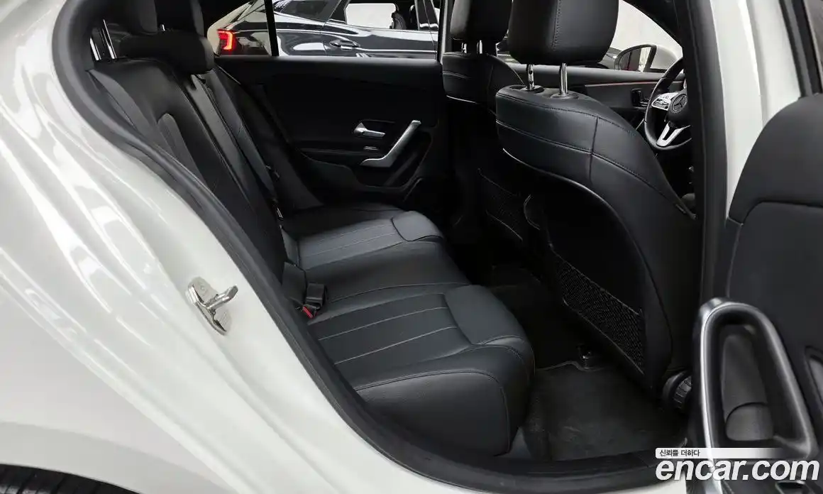 Mercedes-Benz A-Class 2021 2.0 Автомат в Москве № 207681, фото 18