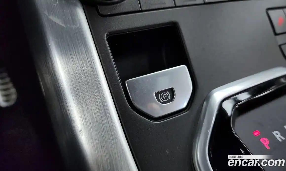 Land Rover Range-Rover Evoque 2016 2.0 Автомат в Москве № 213579, фото 15