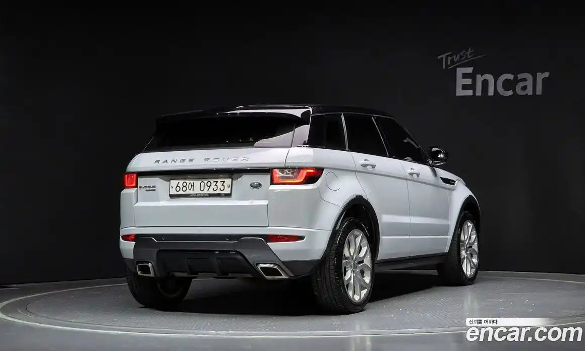 Land Rover Range-Rover Evoque 2016 2.0 Автомат в Москве № 213579, фото 2