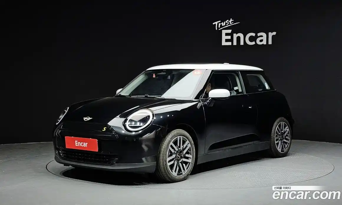 Mini Cooper 2024 0.1 Автомат в Москве № 213909, фото 3