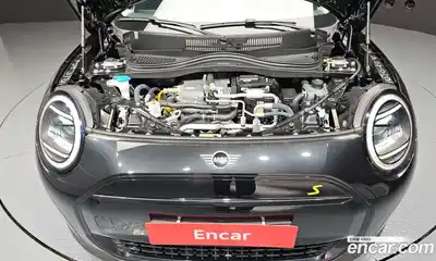 Mini Cooper 2024 0.1 Автомат в Москве № 213909, миниатюра 6