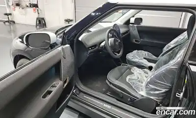 Mini Cooper 2024 0.1 Автомат в Москве № 213909, миниатюра 10