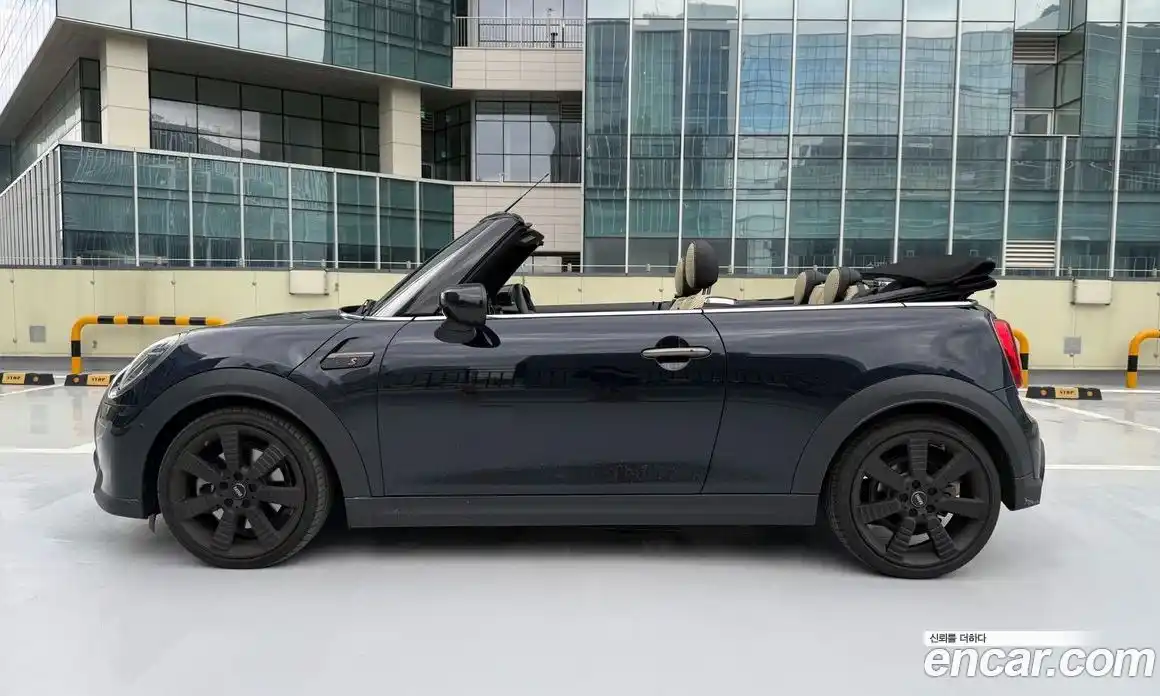 Mini Cooper Convertible 2024 2.0 Автомат в Москве № 213996, фото 10