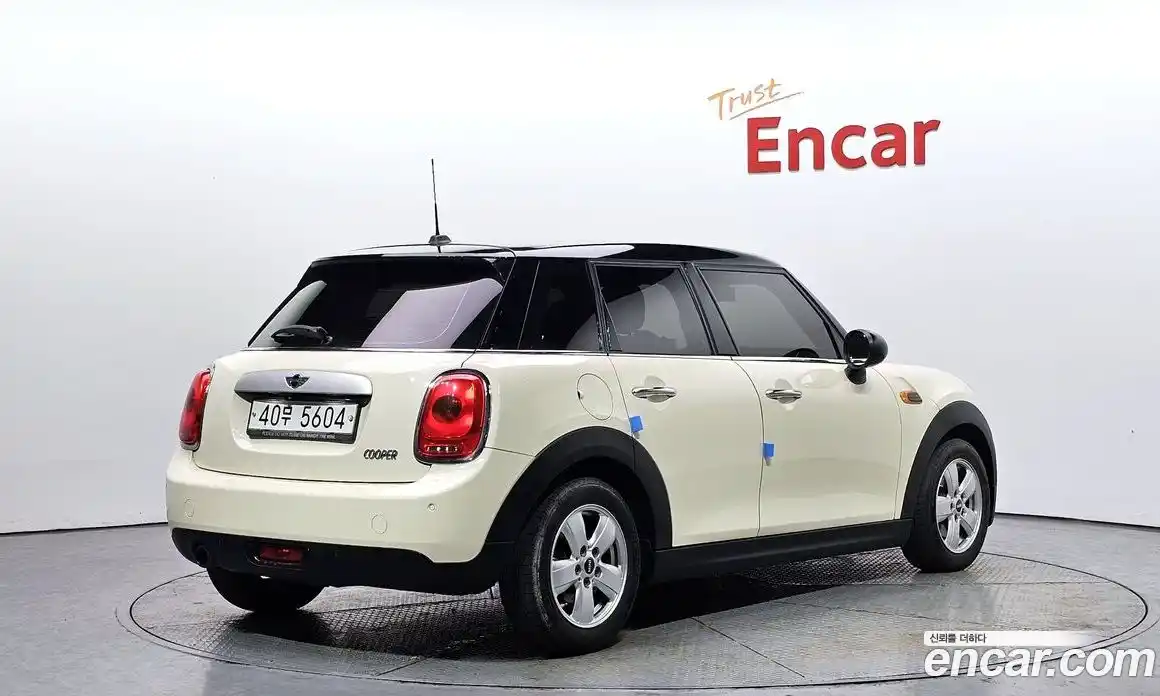 Mini Cooper 2015 1.5 Автомат в Москве № 214351, фото 16