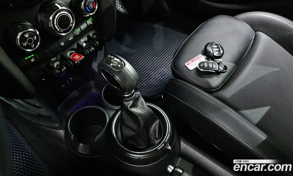 Mini Cooper 2015 1.5 Автомат в Москве № 214351, фото 19