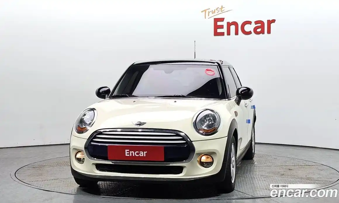 Mini Cooper 2015 1.5 Автомат в Москве № 214351, фото 5