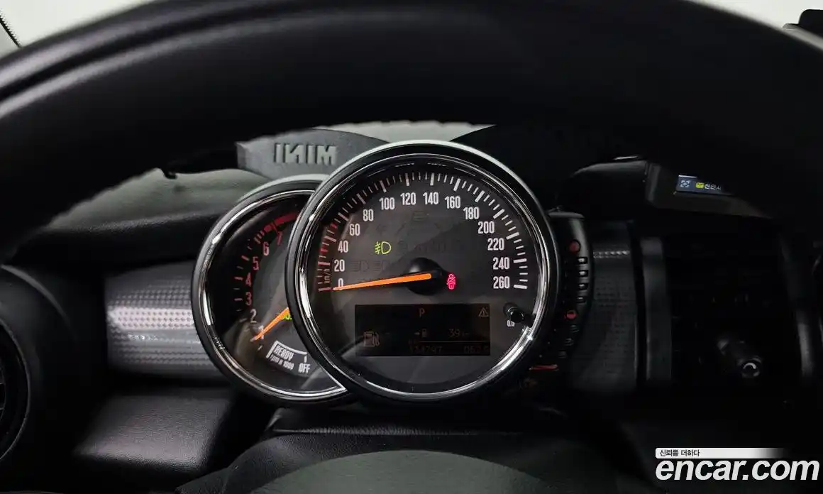 Mini Cooper 2015 1.5 Автомат в Москве № 214351, фото 6