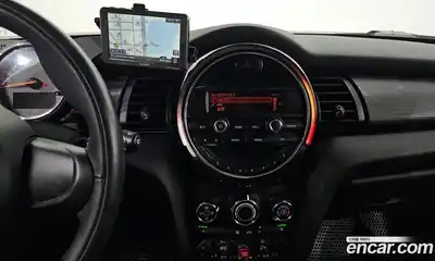 Mini Cooper 2015 1.5 Автомат в Москве № 214351, миниатюра 9