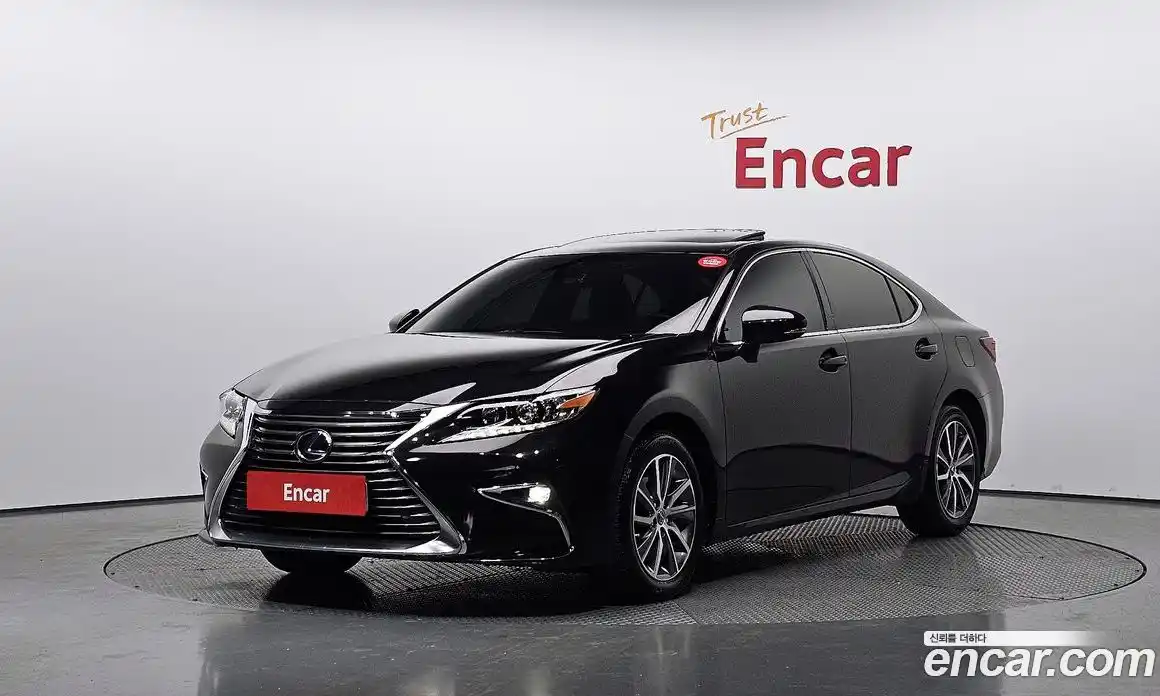 Lexus ES 2018 2.5 Автомат в Москве № 214682, фото 1