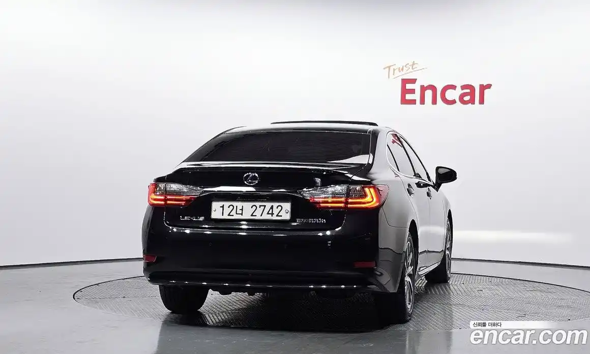 Lexus ES 2018 2.5 Автомат в Москве № 214682, фото 19