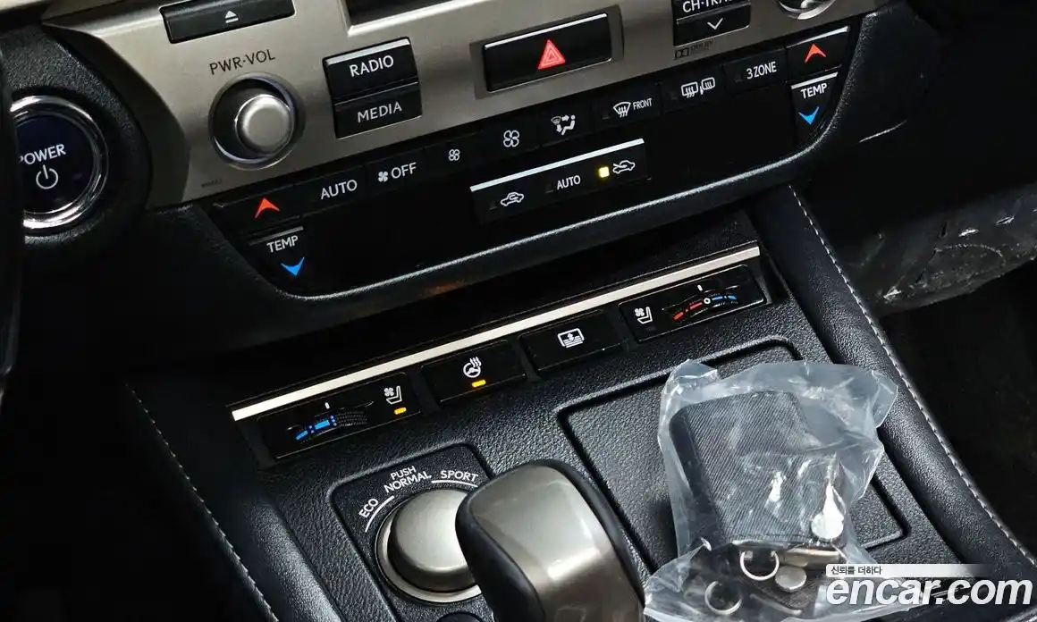 Lexus ES 2018 2.5 Автомат в Москве № 214682, фото 7