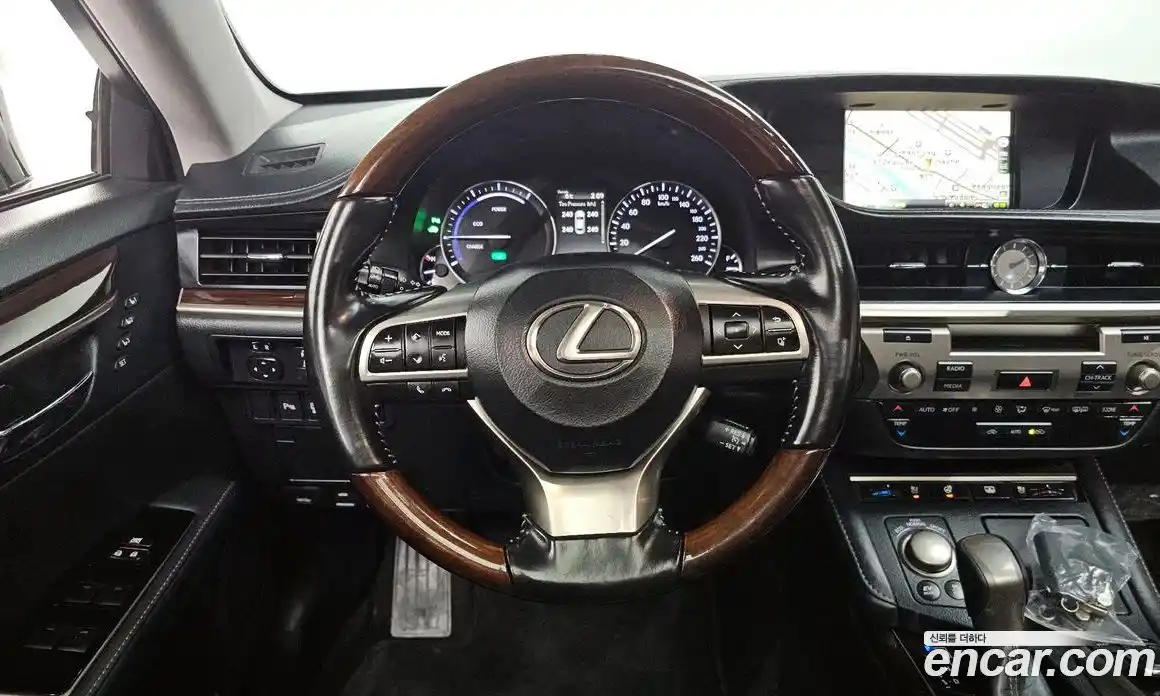 Lexus ES 2018 2.5 Автомат в Москве № 214682, фото 8