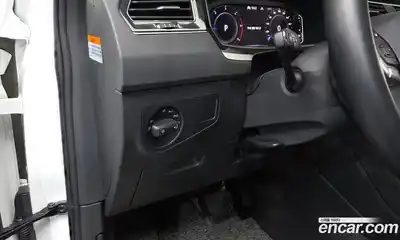 Volkswagen Tiguan 2022 2.0 Автомат в Москве № 214897, миниатюра 7